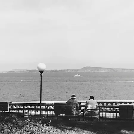 Al Mare Bed and breakfast